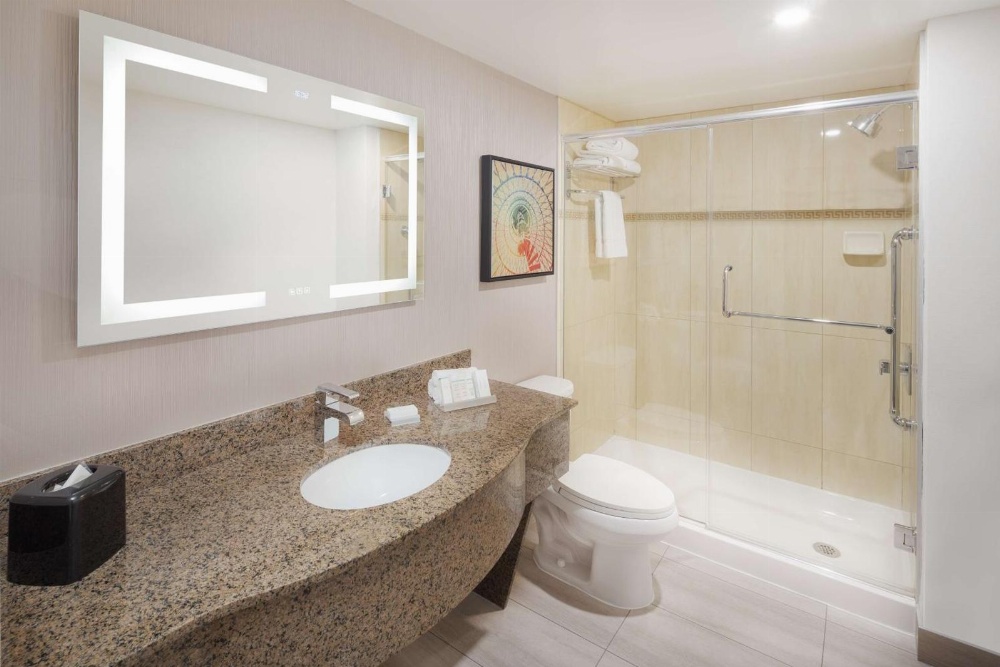 Room image 4